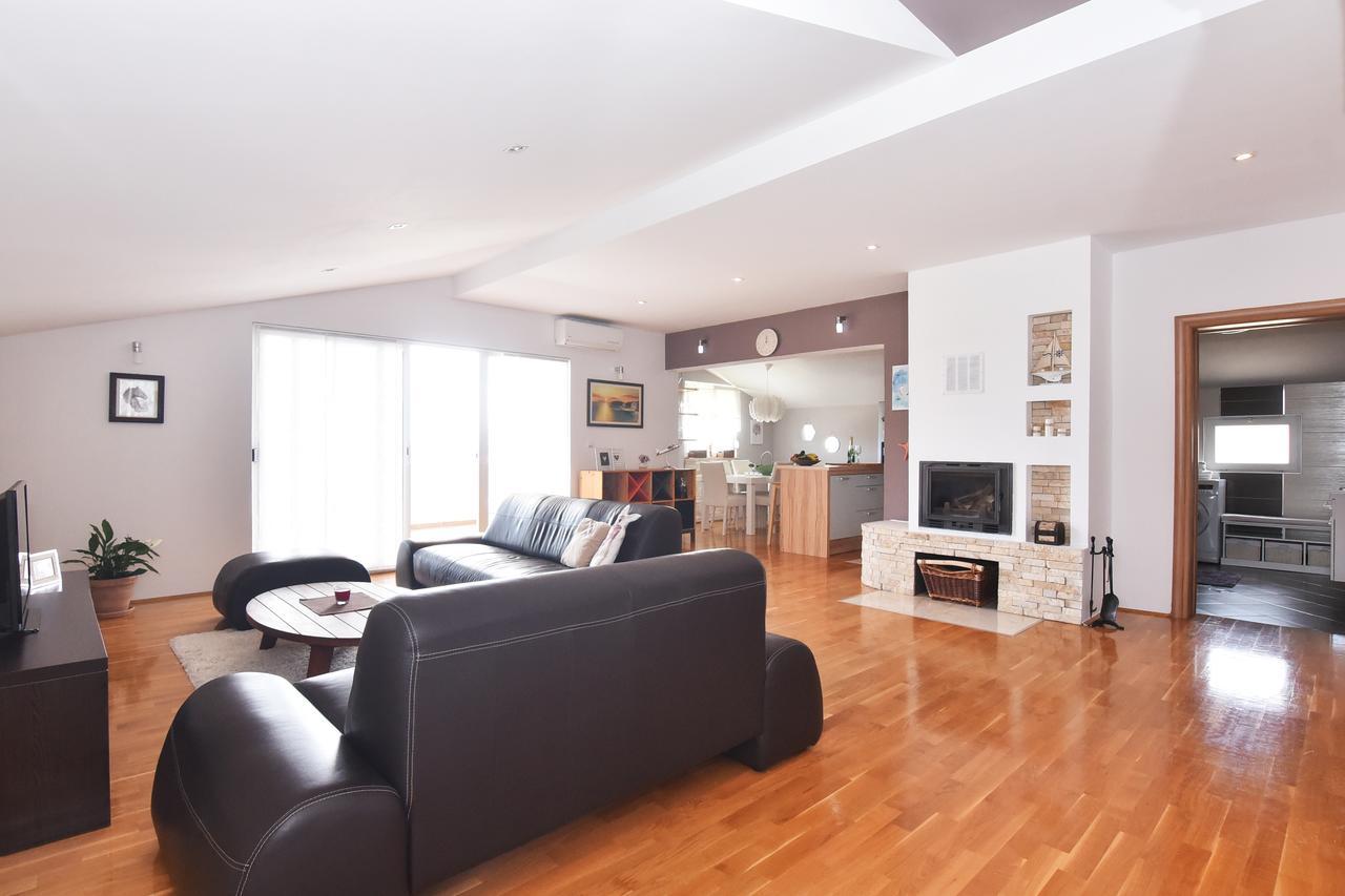 Apartment Larisa Gornji Karin Exteriér fotografie